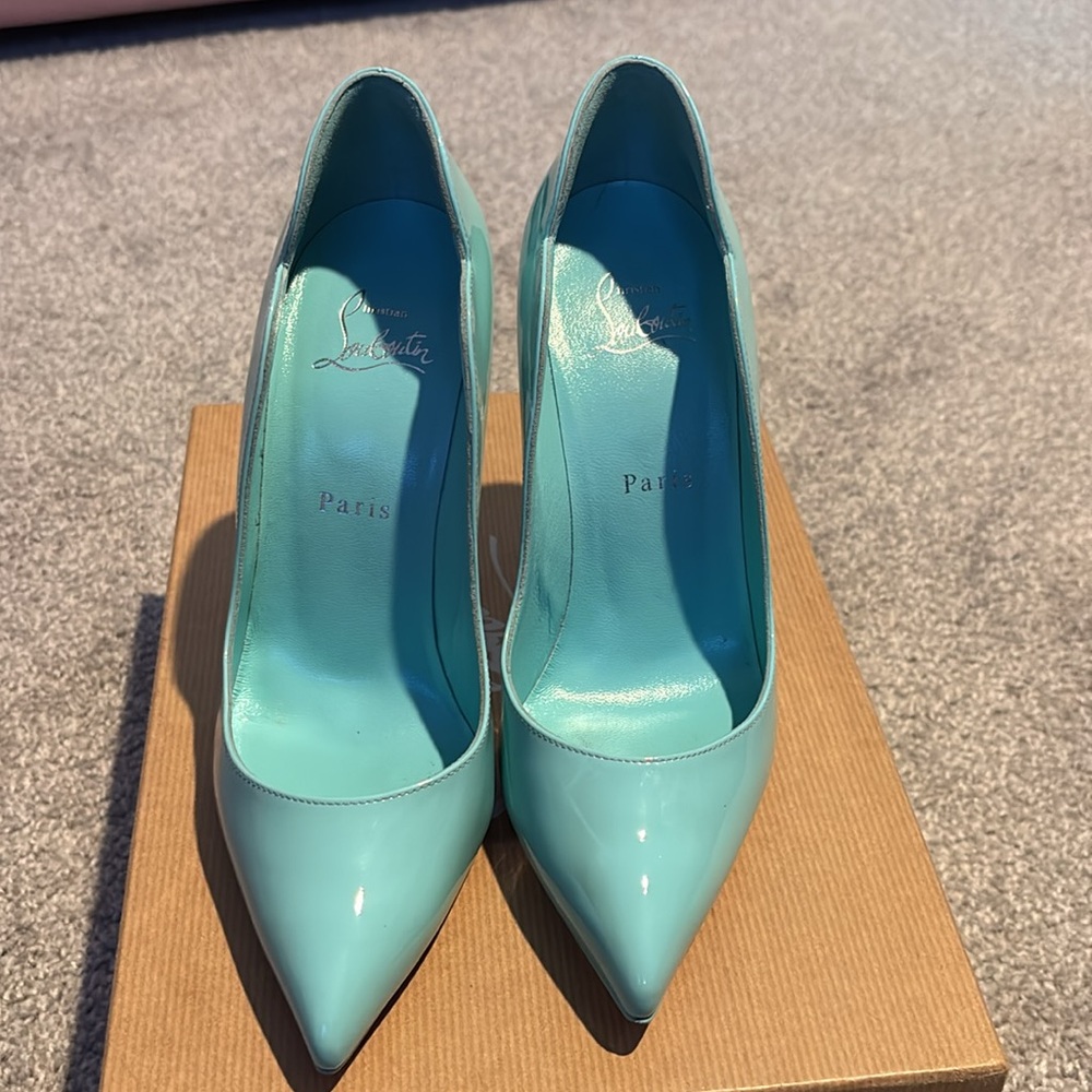Christian Louboutin Hot Chick 100
Size 37.5